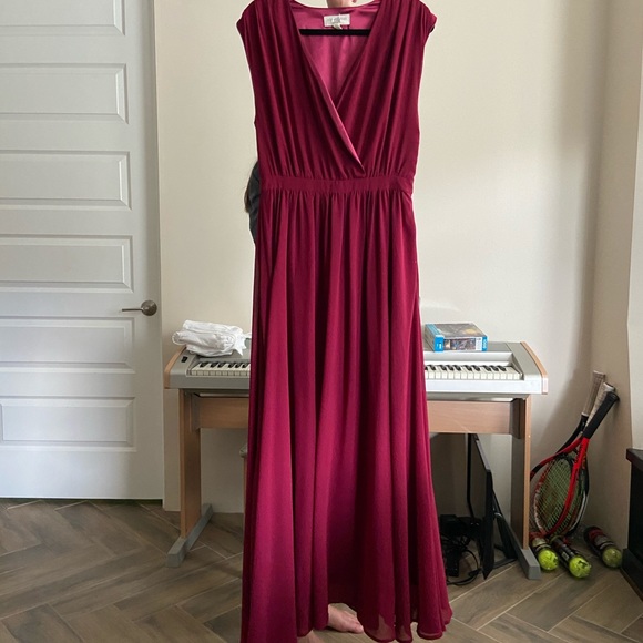 Stunning magenta dress! - Picture 2 of 4